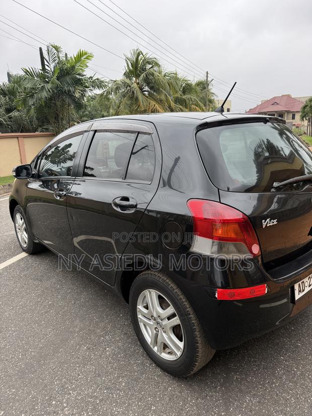 Toyota Vitz 1.5 FWD 3dr 2010 Black