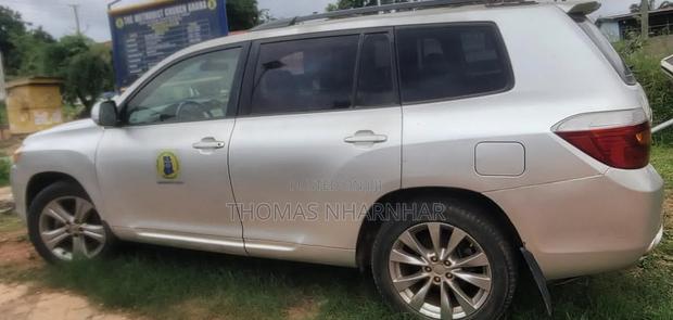 Toyota Highlander 2010 Silver