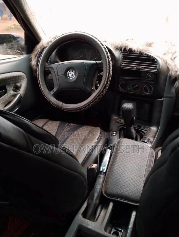 BMW 328i 1999 Black