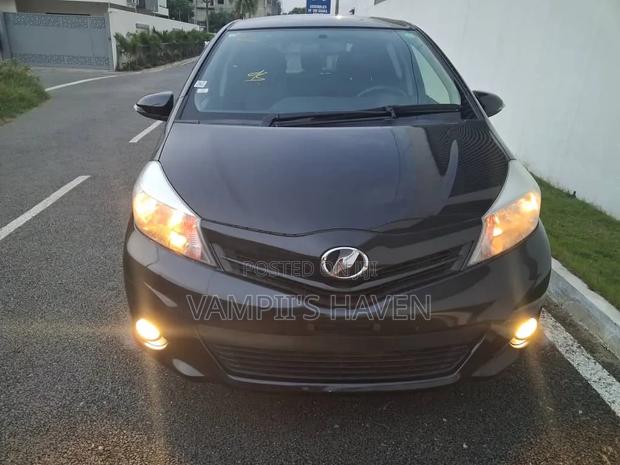 Toyota Vitz 2013 Black