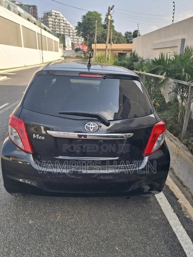 Toyota Vitz 2013 Black