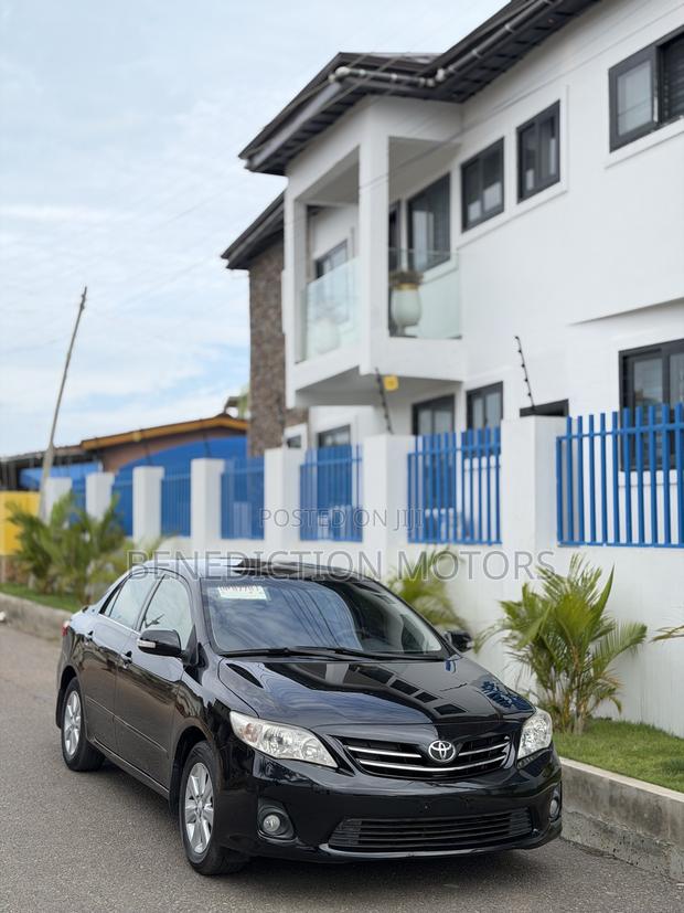 Toyota Corolla LE 4dr Sedan (1.8L 4cyl 4A) 2012 Black