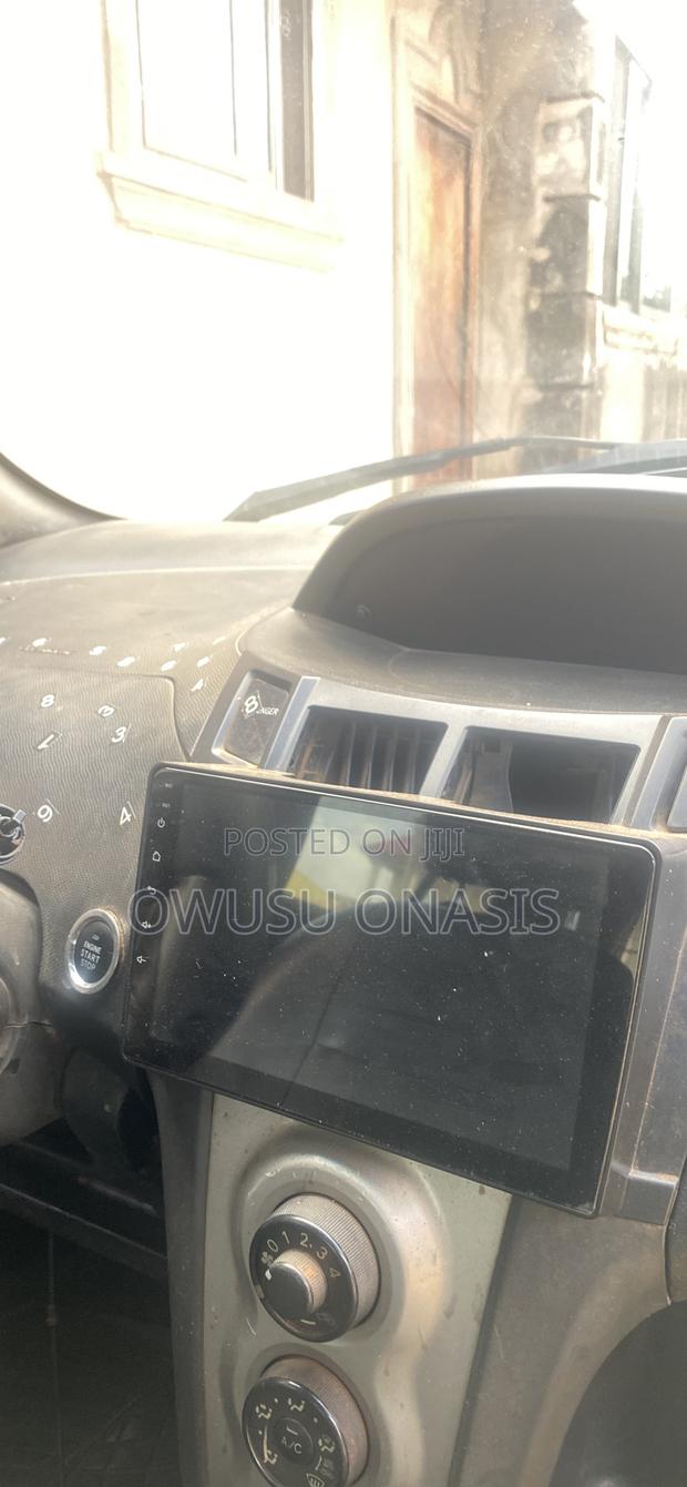 Toyota Vitz 1.0 FWD 3dr 2010 Silver