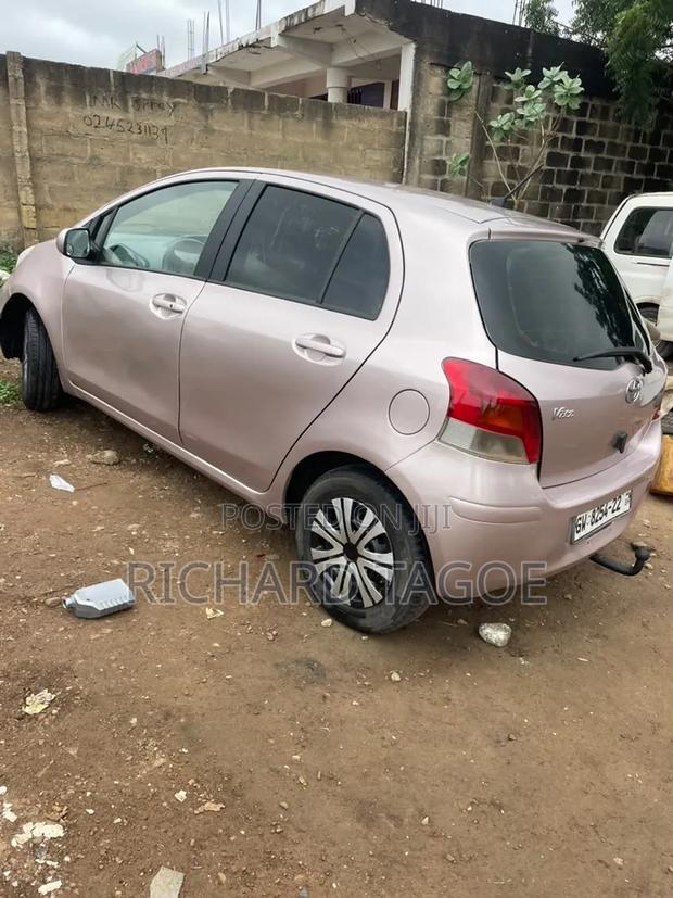 Toyota Vitz 2010