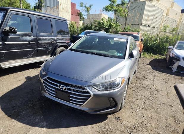 Hyundai Elantra Value Edition 2018 Silver