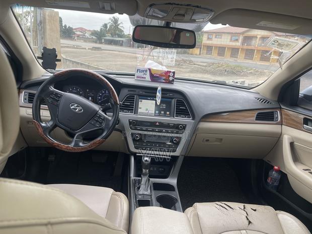 Hyundai Sonata Limited w/Brown Leather 4dr Sedan (2.4L 4cyl 6A) 2015