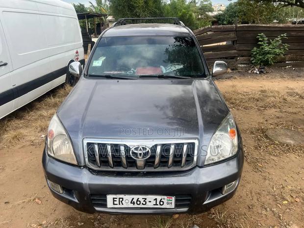 Toyota Land Cruiser Prado 2010 Gray