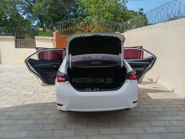 Toyota Corolla 2020 White