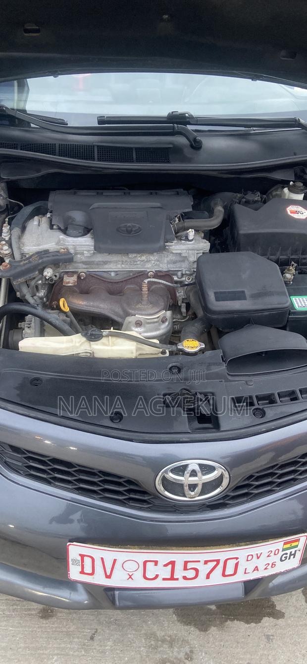 Toyota Camry SE 4dr Sedan (2.5L 4cyl 6A) 2012 Gray