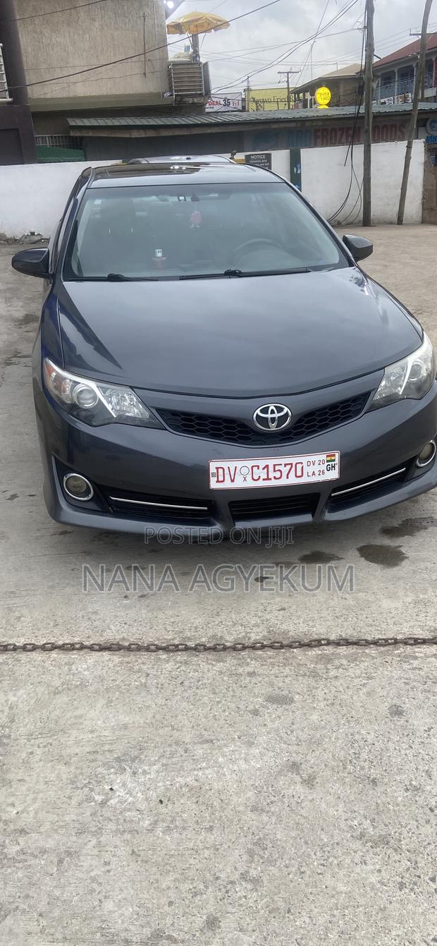 Toyota Camry SE 4dr Sedan (2.5L 4cyl 6A) 2012 Gray