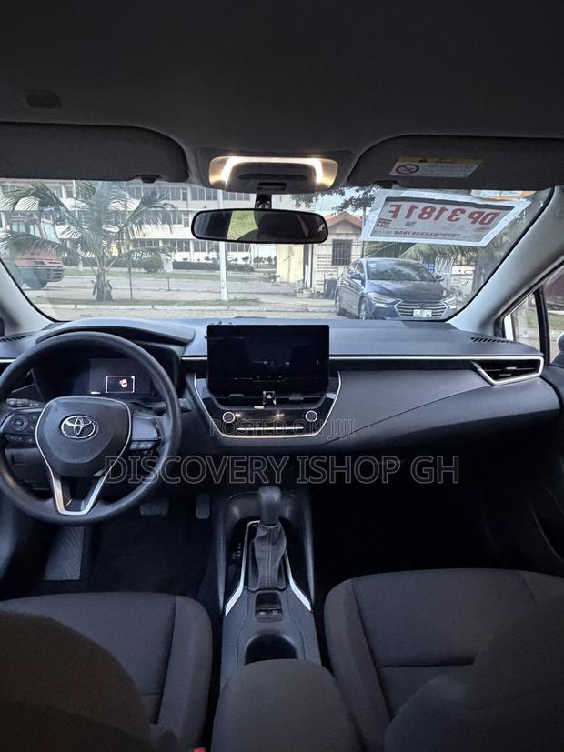 Toyota Corolla SE 2023 White