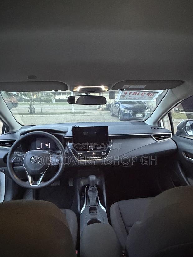 Toyota Corolla SE 2023 White