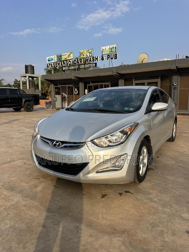 Hyundai Elantra Limited Sedan FWD (1.8L 4cyl 6A) 2016 Silver