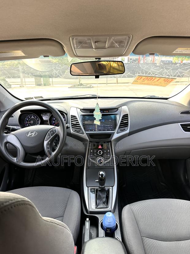 Hyundai Elantra Limited Sedan FWD (1.8L 4cyl 6A) 2016 Silver