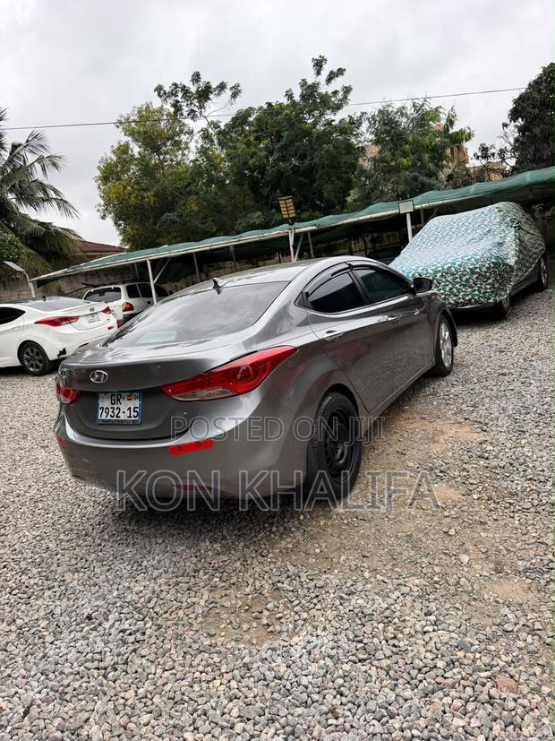Hyundai Elantra Limited Sedan FWD (1.8L 4cyl 6A) 2013 Gray