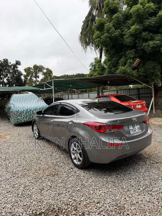 Hyundai Elantra Limited Sedan FWD (1.8L 4cyl 6A) 2013 Gray