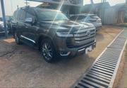 Toyota Land Cruiser LC300 2023 Black for sale