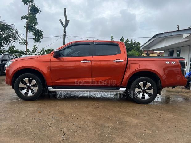 Isuzu D-MAX 2021 Burgundy