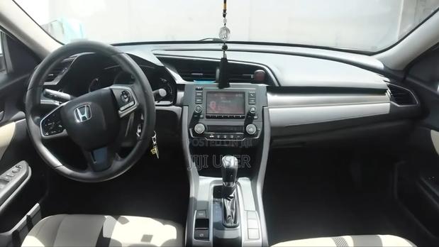 Honda Civic 2019 White