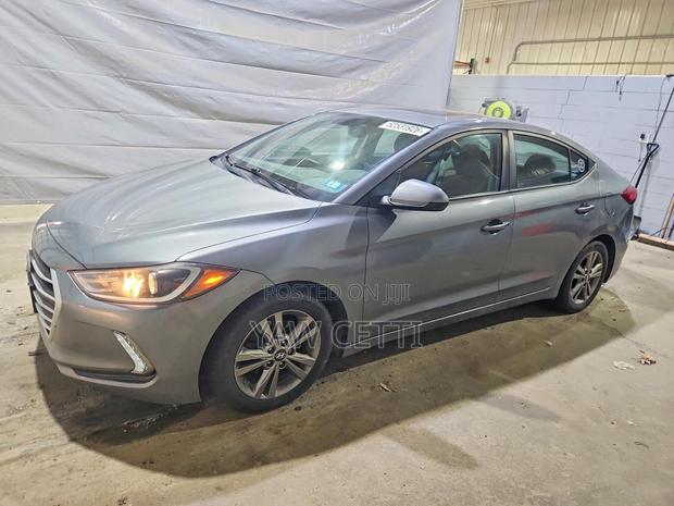 Hyundai Elantra Value Edition 2018 Silver