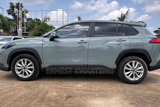 Toyota Corolla Cross 2024 Blue