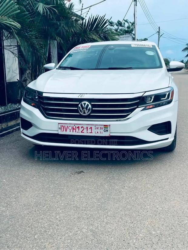 Volkswagen Passat 2.0T SE 2021 White