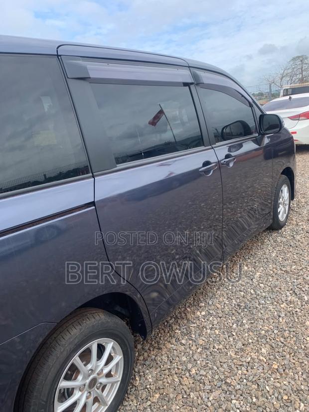 Toyota Voxy 2012 Blue