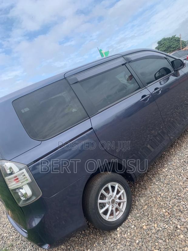 Toyota Voxy 2012 Blue