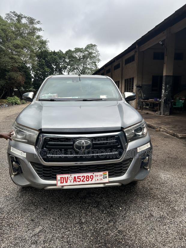 Toyota Hilux Revo Double Cab Petrol 2.7 AWD 2019 Gray