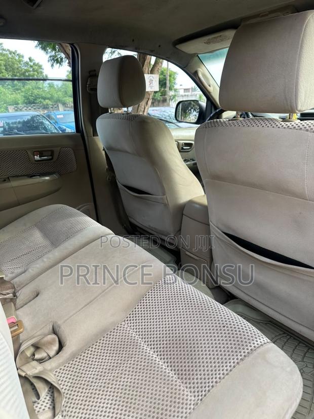 Toyota Fortuner 2009 Gold