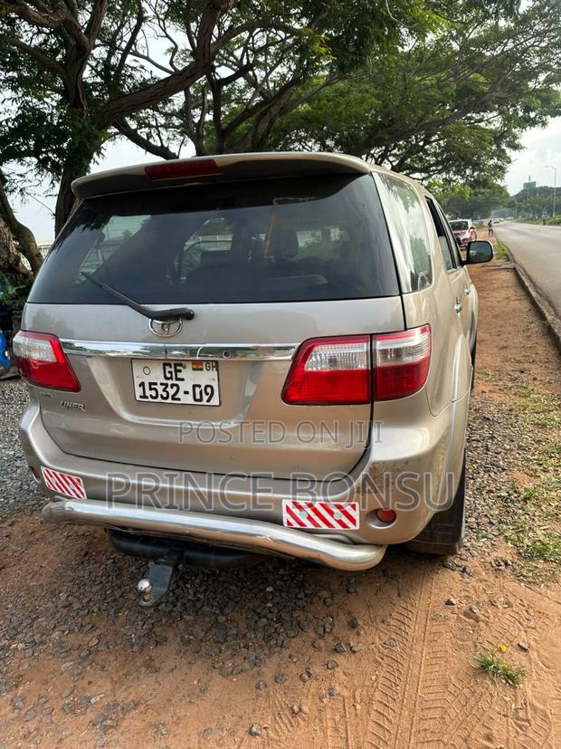 Toyota Fortuner 2009 Gold