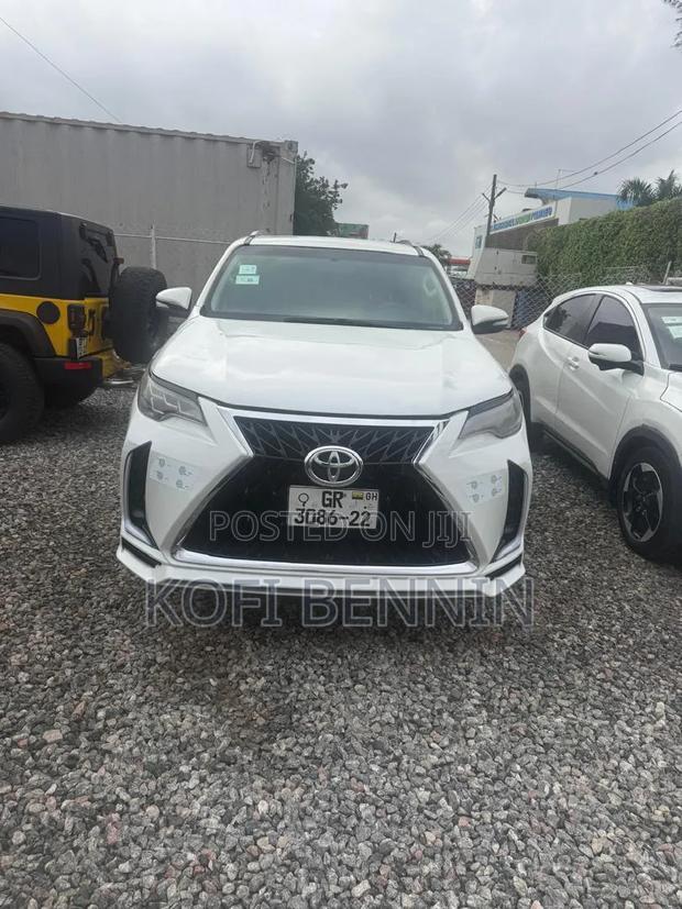 Toyota Fortuner 2.7 AWD 2018 White
