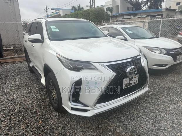 Toyota Fortuner 2.7 AWD 2018 White