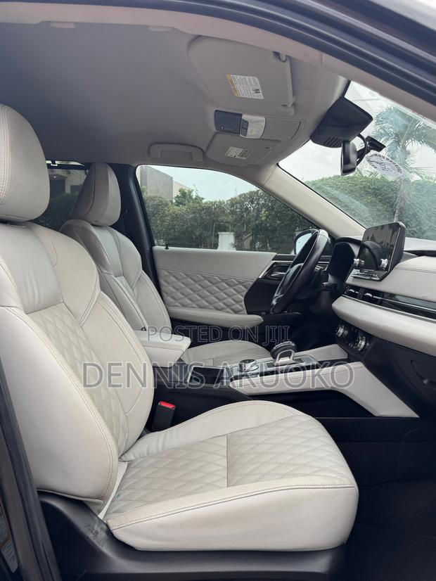Mitsubishi Outlander SEL Launch Edition 2022 Black