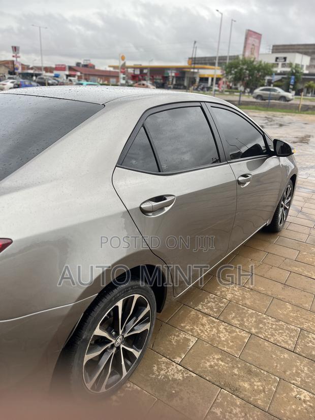 Toyota Corolla SE (1.8L 4cyl 2A) 2019 Brown