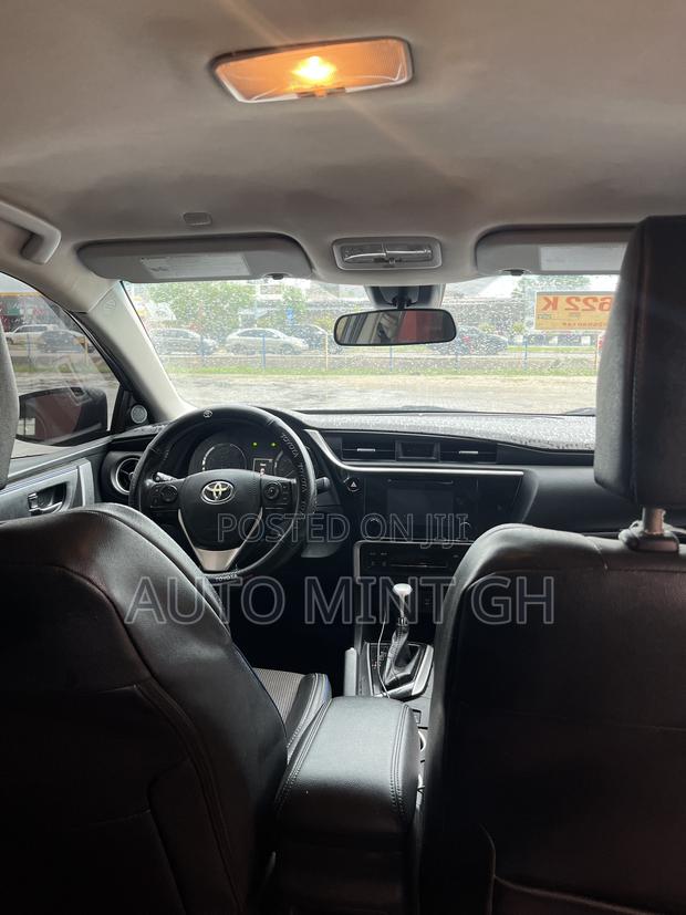 Toyota Corolla SE (1.8L 4cyl 2A) 2019 Brown