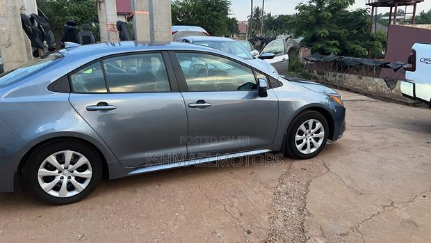 Toyota Corolla LE 2024 Blue