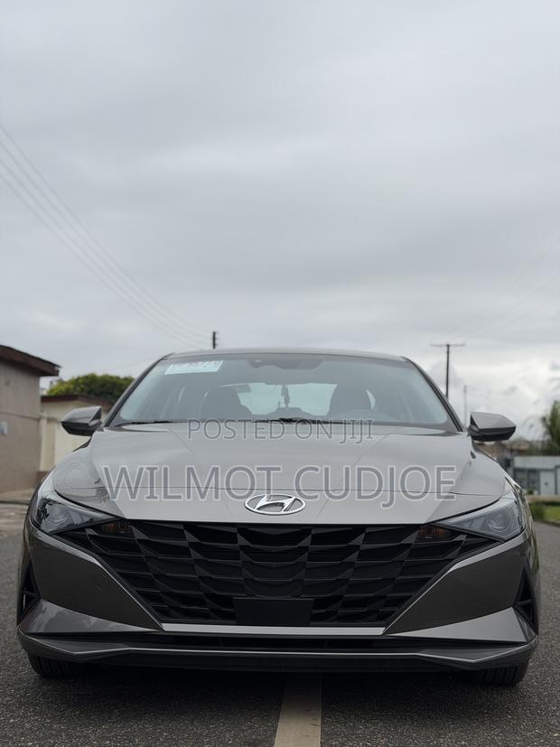 Hyundai Elantra SE 2021 Gray