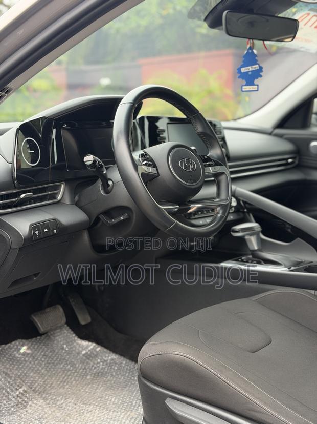 Hyundai Elantra SE 2021 Gray