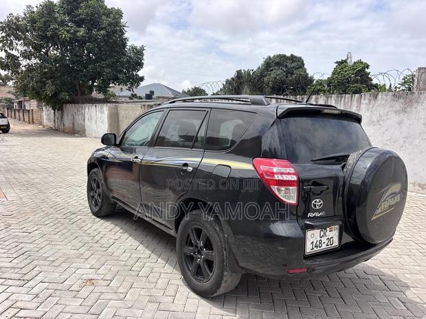 Toyota RAV4 2010 Black