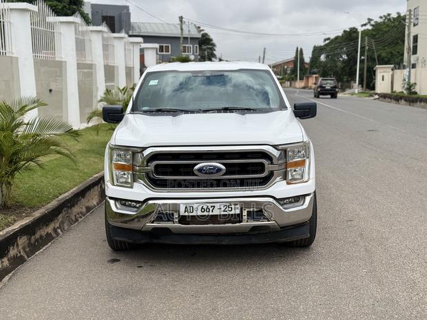 Ford F-150 XLT 2022 White