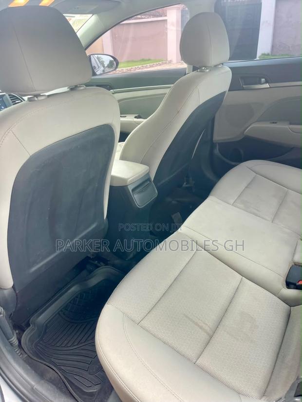 Hyundai Elantra 2017 Gray
