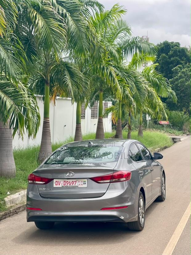 Hyundai Elantra 2017 Gray