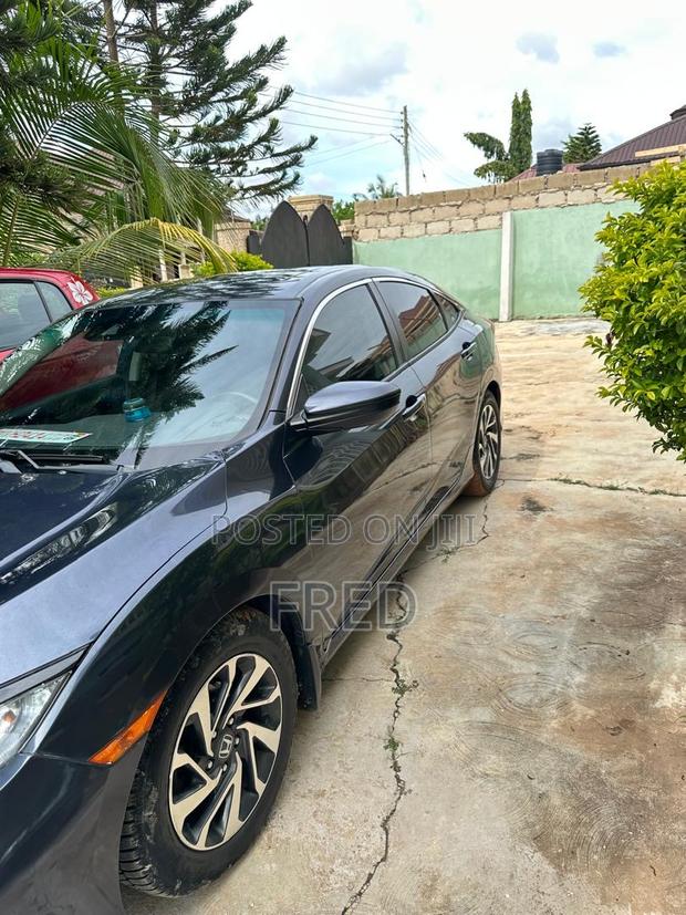 Honda Civic EX Sedan 2019 Gray