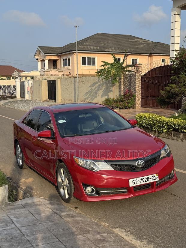 Toyota Camry SE 4dr Sedan w/Prod. End 11/13 (2.5L 4cyl 6A) 2014 Red