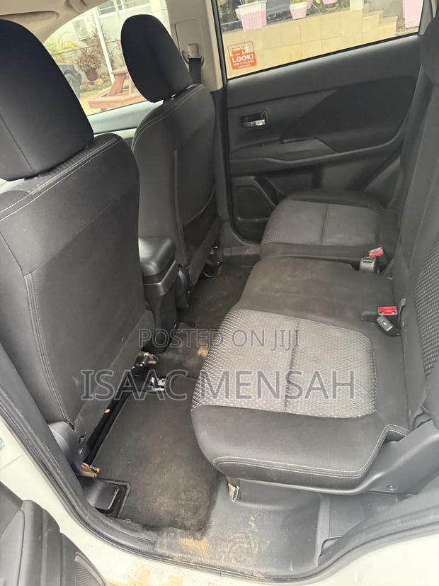 Mitsubishi Outlander 2017 White