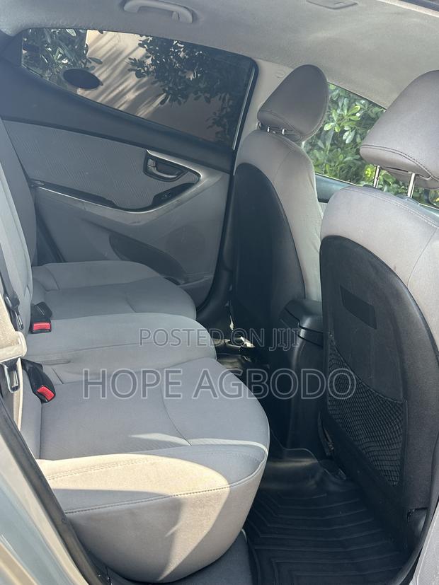Hyundai Elantra Limited Sedan FWD (1.8L 4cyl 6A) 2013 Silver
