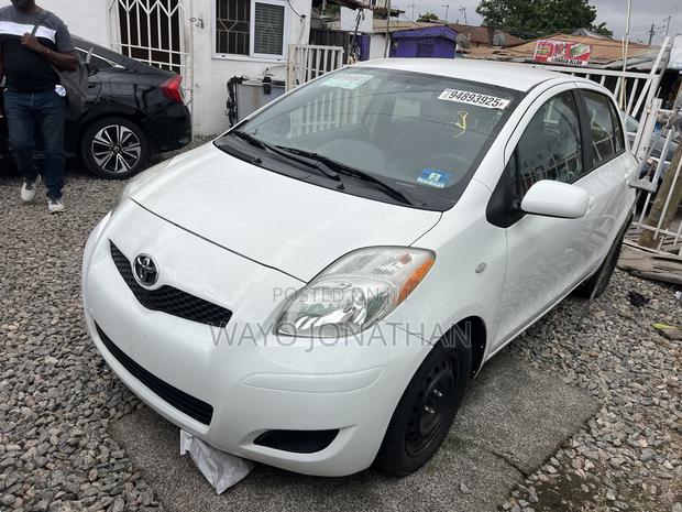 Toyota Yaris 2011 White