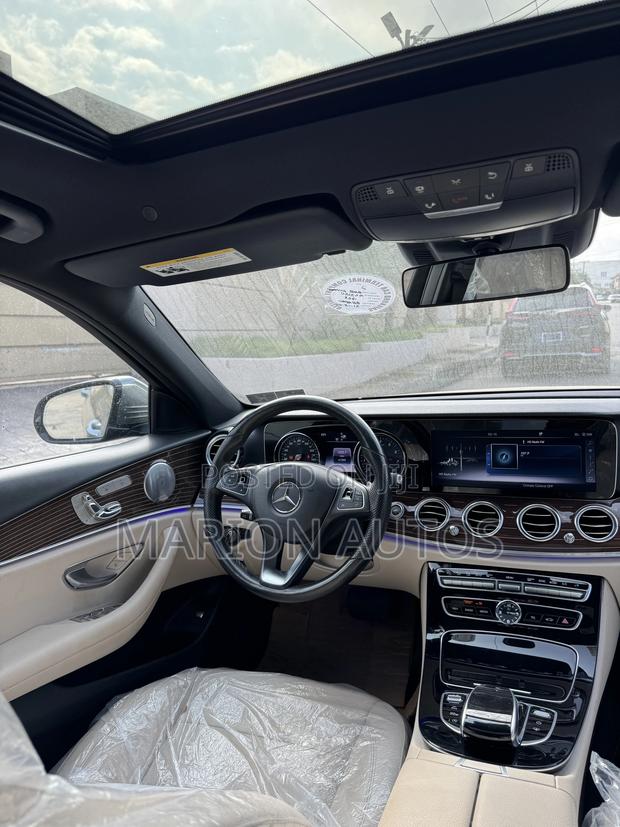 Mercedes-Benz E300 4Matic AWD Sedan (2.0L 4cyl 9A) 2017 Gray