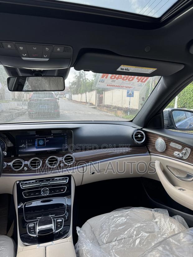 Mercedes-Benz E300 4Matic AWD Sedan (2.0L 4cyl 9A) 2017 Gray